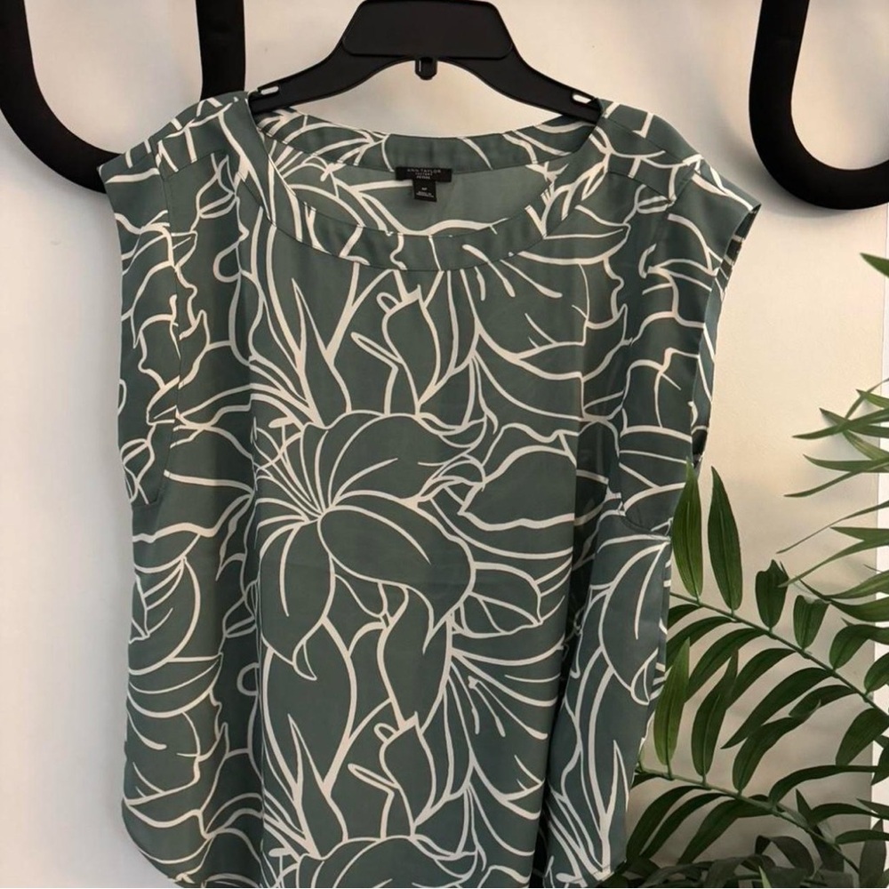 Ann Taylor Green Floral Blouse